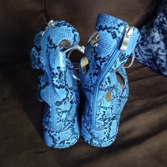 Blue Snakeskin Lace-Up Wedge Sandals - Picture 11 of 11